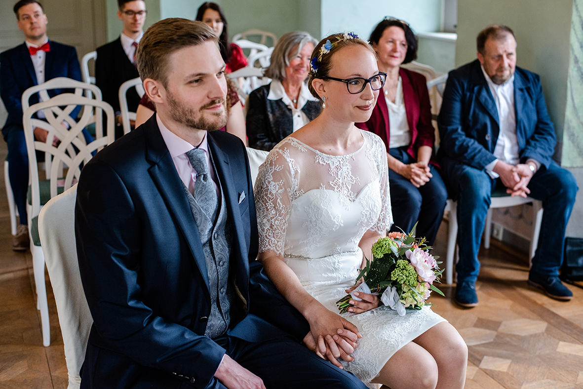 Hochzeit auf Schloss Schwarzenberg im Erzgebirge, Hochzeitsfotos im Regen, Hochzeitsfotograf in Sachsen