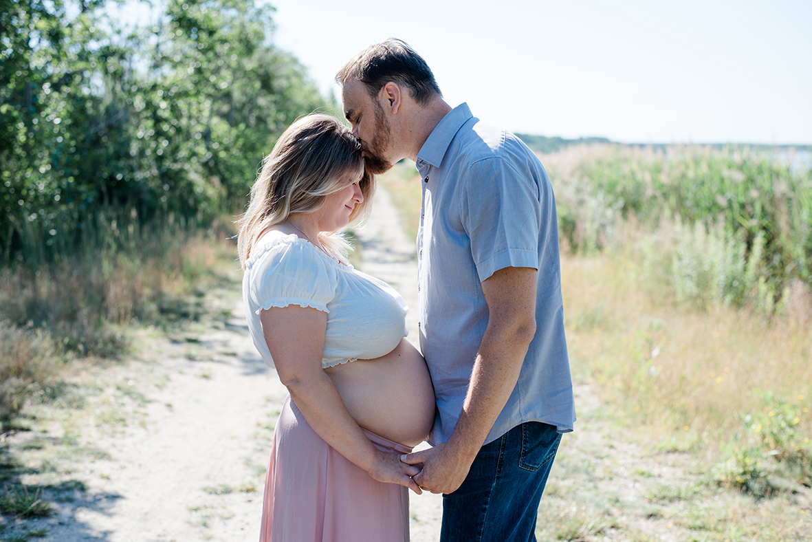 Schwangerschaftsfotos in Leipzig und Markkleeberg am See, Natürliche Babybauchfotografie