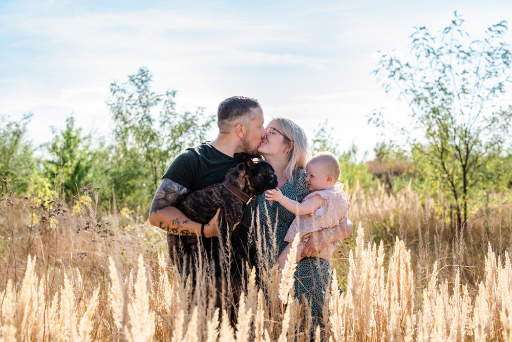 Babypass Leipzig – Babybauch-, Neugeborenen- & Familienfotos in einer Bildgeschichte