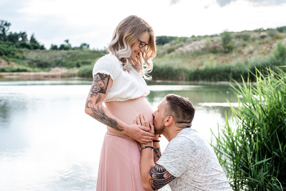Babypass Leipzig – Babybauch-, Neugeborenen- & Familienfotos in einer Bildgeschichte
