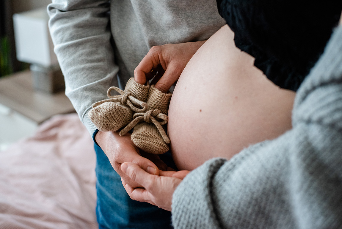 Gemütliche Babybauchfotos in und um Leipzig - Babybauchfotoshooting