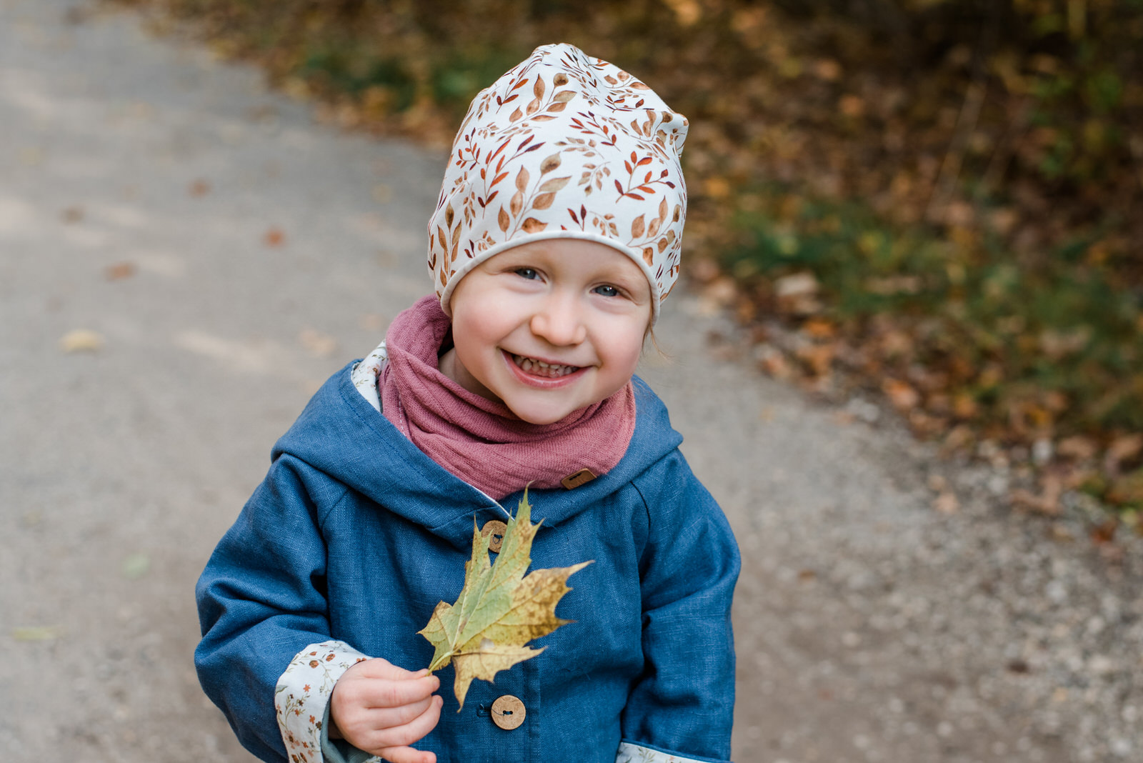 Lebendige Familienfotos im Herbst, Familien Fotoshooting, Familienshooting in und um Leipzig, Markkleeberg und Halle