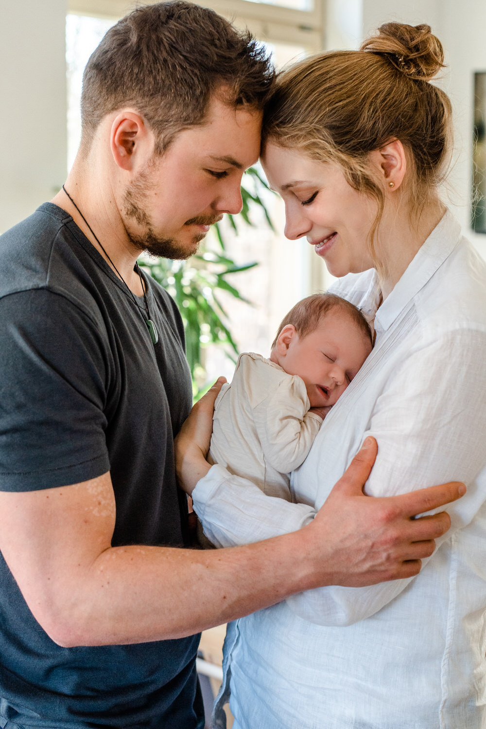 Babypass Leipzig – Babybauch-, Neugeborenen- & Familienfotos in einer Bildgeschichte
