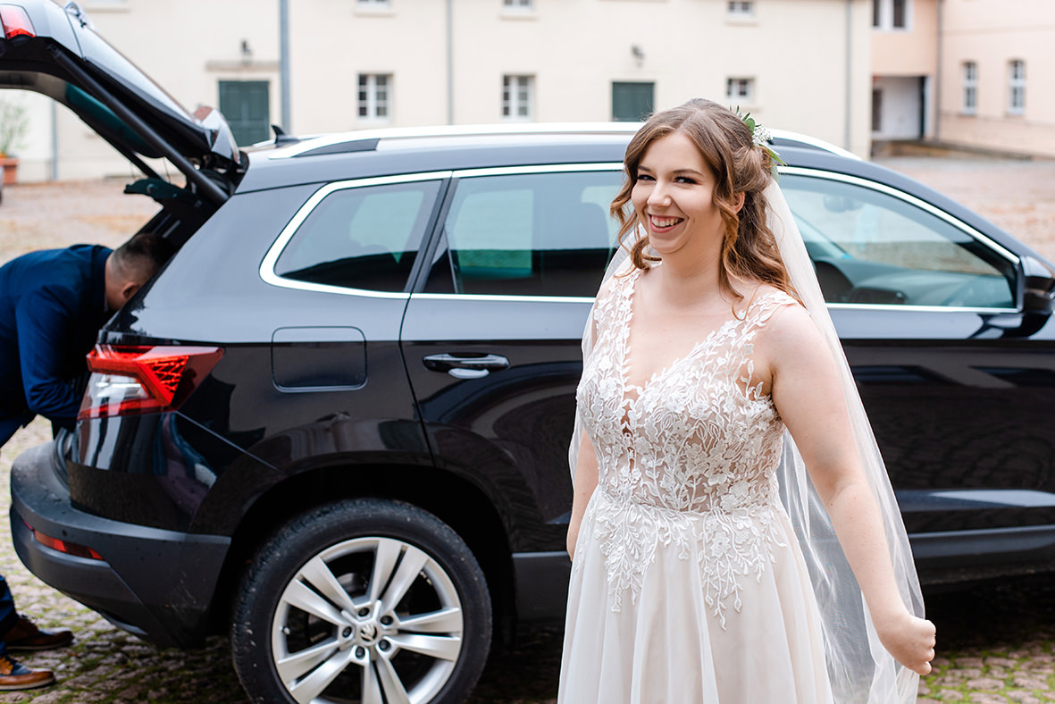 Moderne Scheunenhochzeit mit Freier Trauung in Leipzig & Umgebung, Hochzeitsfotos in Sachsen, Hochzeitsfotograf in Leipzig und Halle Saale