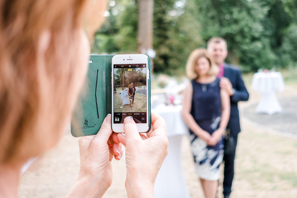 Warum ihr unbedingt einen Hochzeitsfotografen für eure Hochzeit in Leipzig und Umgebung buchen solltet - Heiraten in Leipzig im Herrenhaus Möckern