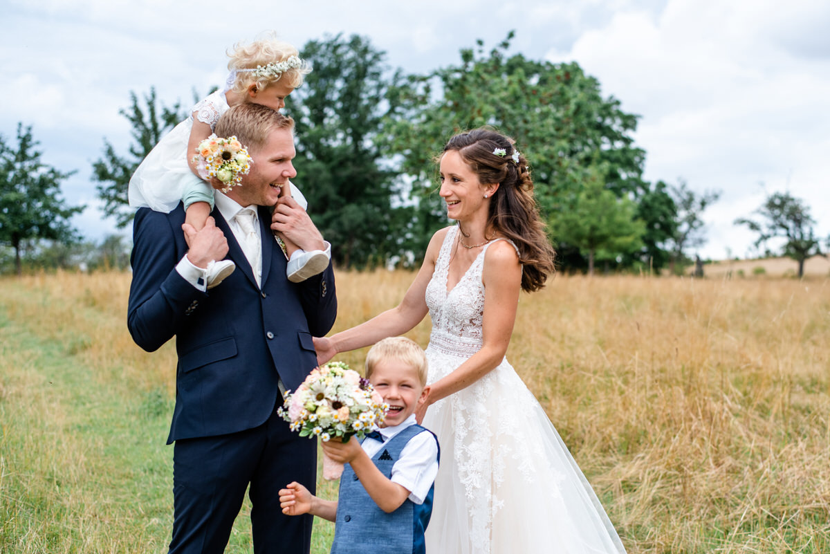 Hochzeit mit Kindern, Hochzeitsfotografin in Leipzig, Markkleeberg, Zwenkau, Grimma & Umgebung, Hochzeit feiern Leipzig, Hochzeitsfotos Leipzig, Markkleeberg, Borna, Zwenkau, Grimma, Halle 