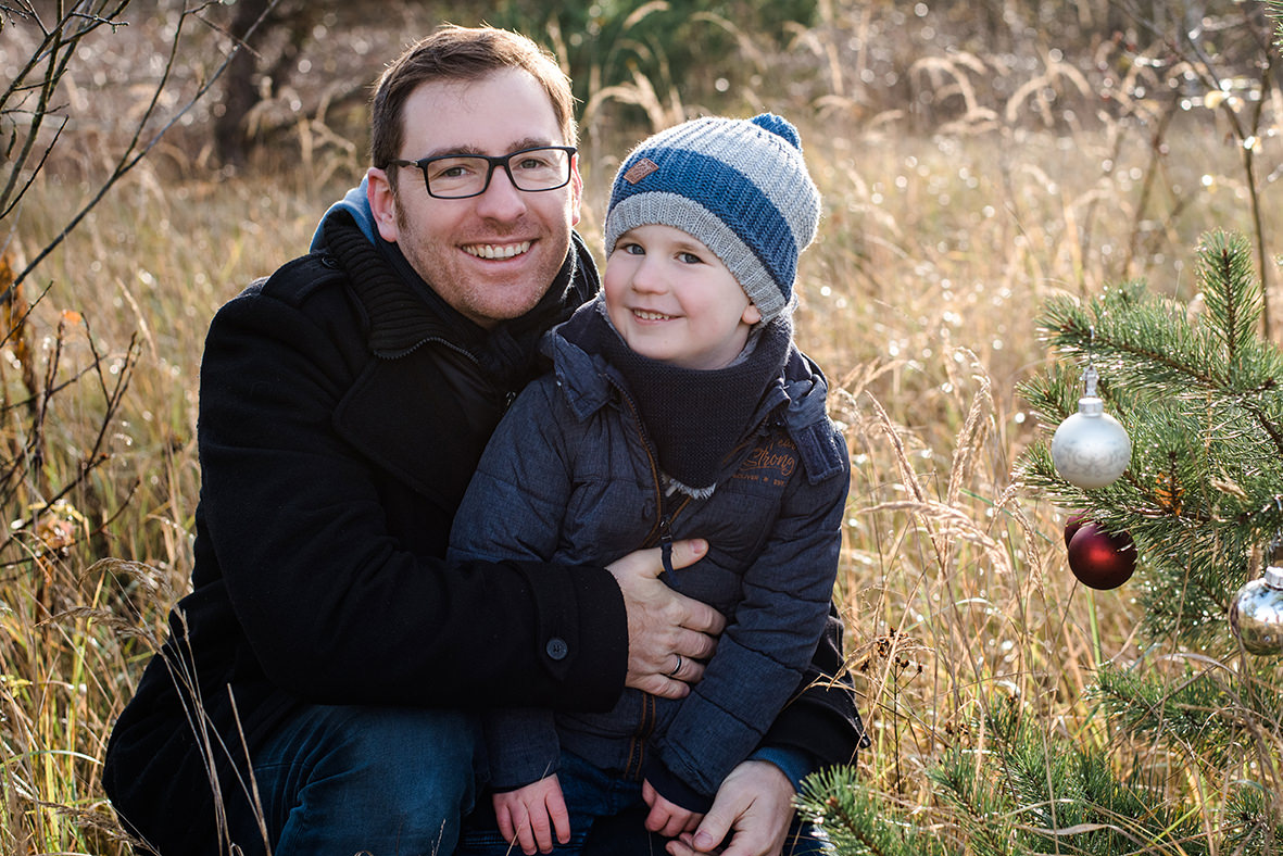 Kinderfotos & Familienfotos in der Natur, Weihnachtliches Familienshooting im Winter in Leipzig und Umgebung