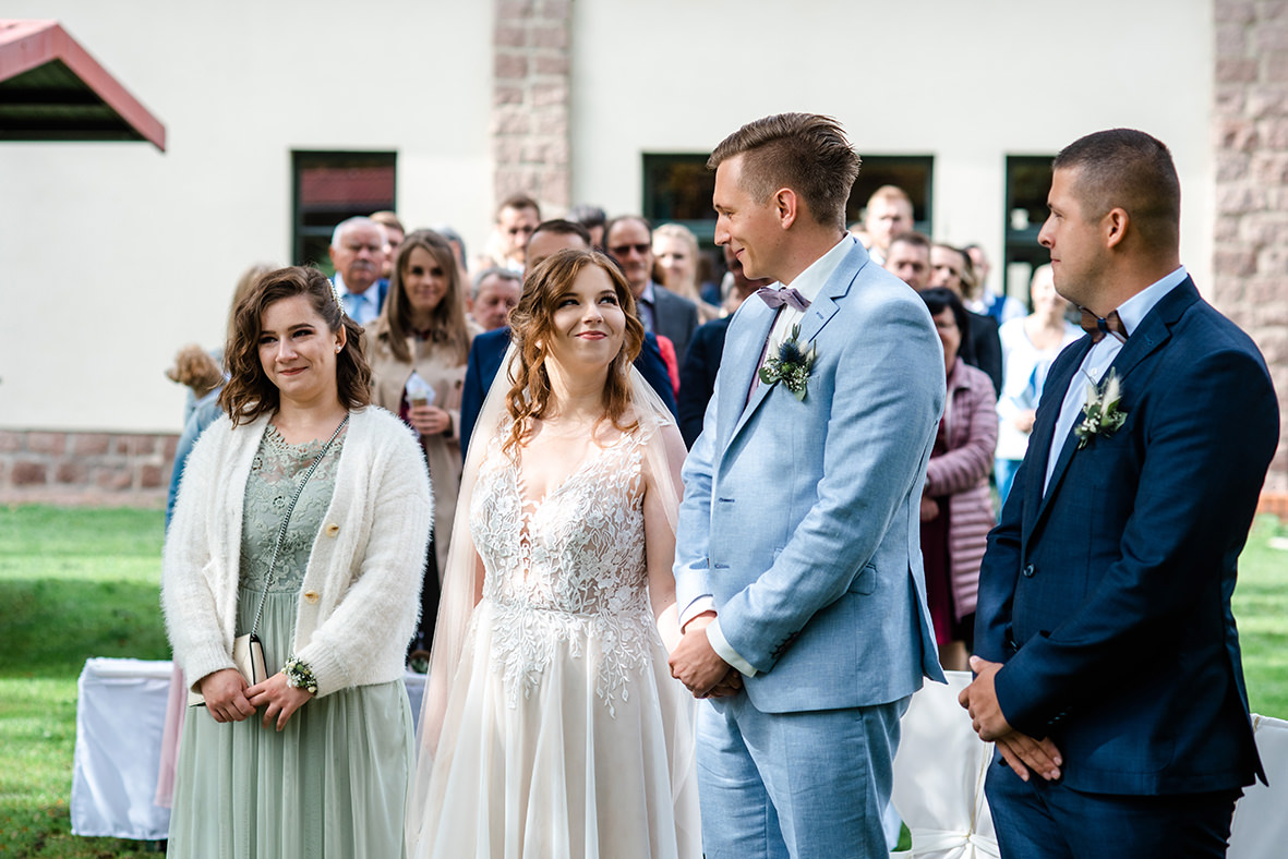 Moderne Scheunenhochzeit mit Freier Trauung in Leipzig & Umgebung, Hochzeitsfotos in Sachsen, Hochzeitsfotograf in Leipzig und Halle Saale