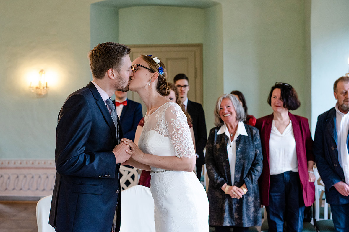 Hochzeit auf Schloss Schwarzenberg im Erzgebirge, Hochzeitsfotos im Regen, Hochzeitsfotograf im Erzgebirge und in Sachsen