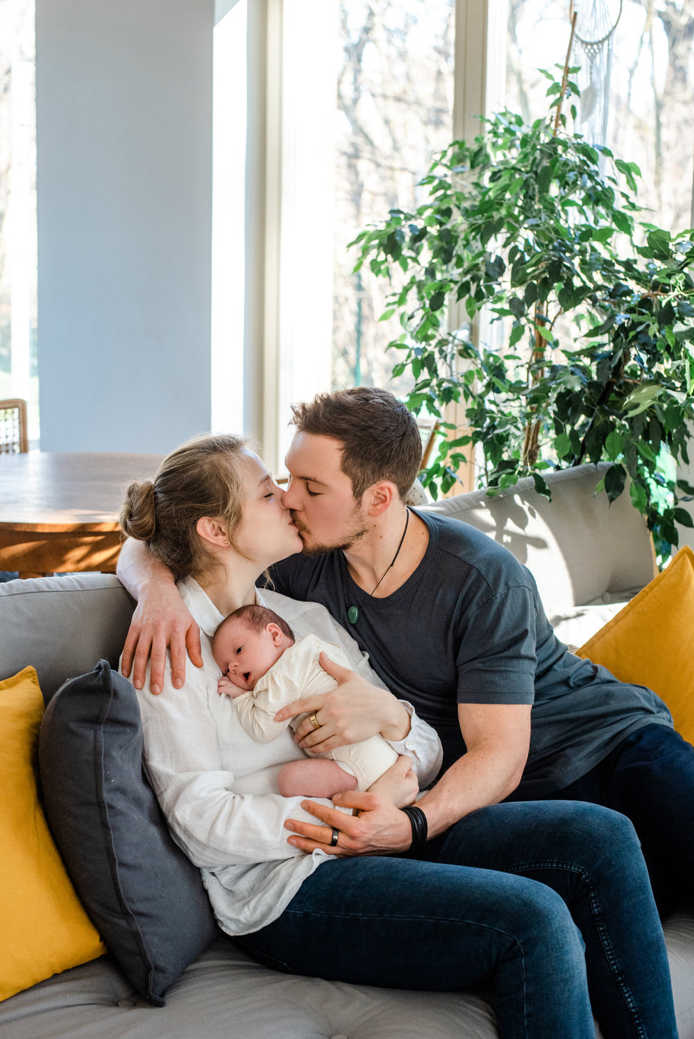 Babypass Leipzig – Babybauch-, Neugeborenen- & Familienfotos in einer Bildgeschichte