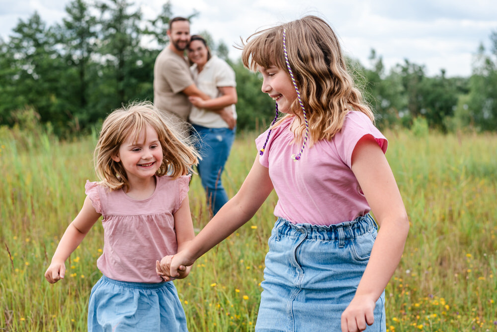 Familienfotos bei lebendigen Familien Fotoshooting in Leipzig, Borna, Markkleeberg, Umgebung und Leipziger Neuseenland