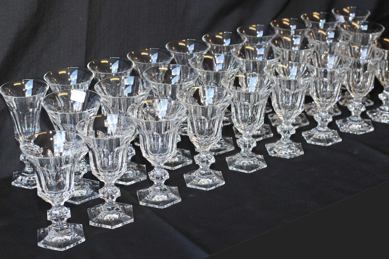 Стеклянная посуда 17 века венецианское стекло. Дятьковский хрусталь завод. Хрустальные бокалы богемия ричардс. Хрустальные шампанки "лотос". Дятьково фабрика хрусталя.