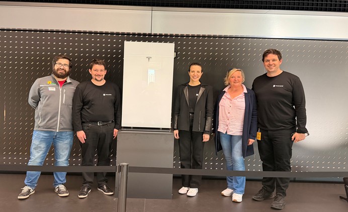 Auf dem Foto (von links nach rechts): Martin Gehrke, iKratos /James Bickford, Director Global Sales, Residential Energy Produkts / Colby Hastings, Sr. Director, Residential Energy / Sonja Kernstock, iKratos / Christian Friedrich, Account Manager DACH, Ene