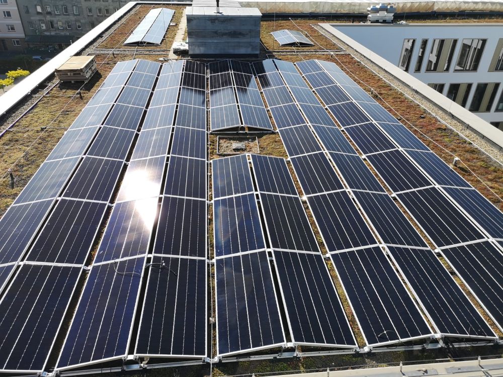 220 kWp auf dem Verwaltungsgebäude einer IT-Firma aus Nürnberg, mit Eigenverbrauchsoptimierung