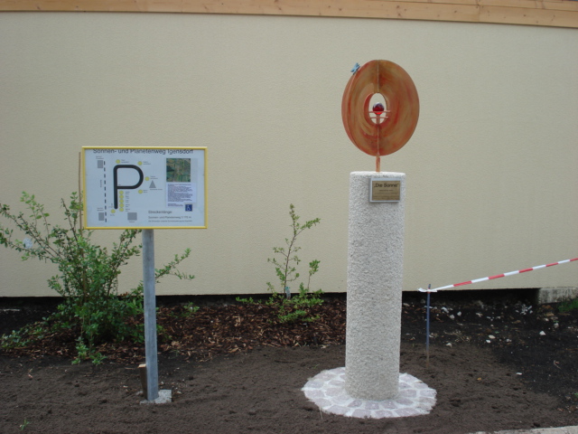 iKratos GmbH wünscht sonnige Osterfeiertage und lädt zu einem Osterspaziergang auf den Sonnen- und Planetenweg nach Igensdorf ein