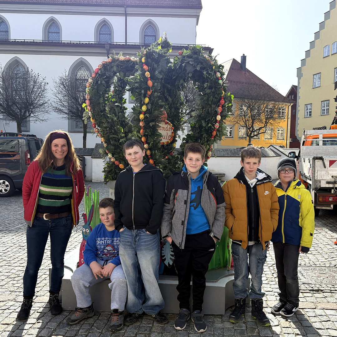 Der Osterbrunnen steht wieder!