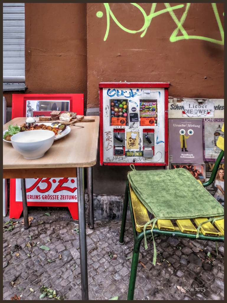 Unterm Tisch