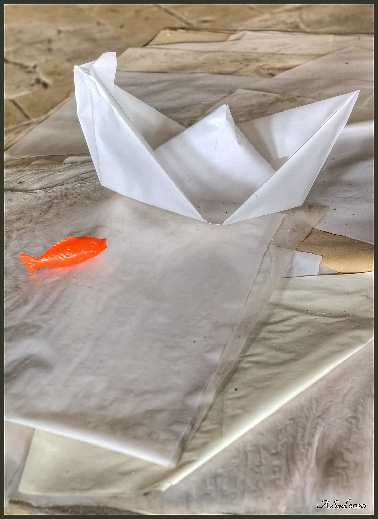 Papierschiffchen