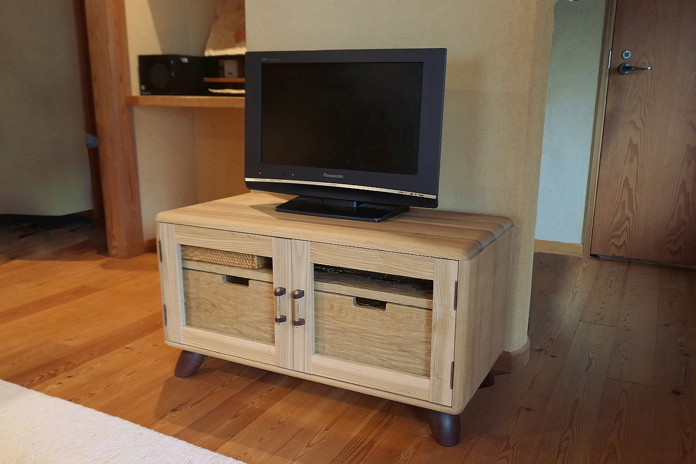 コンパクトな箱型テレビ台（鎌倉市・F様邸）