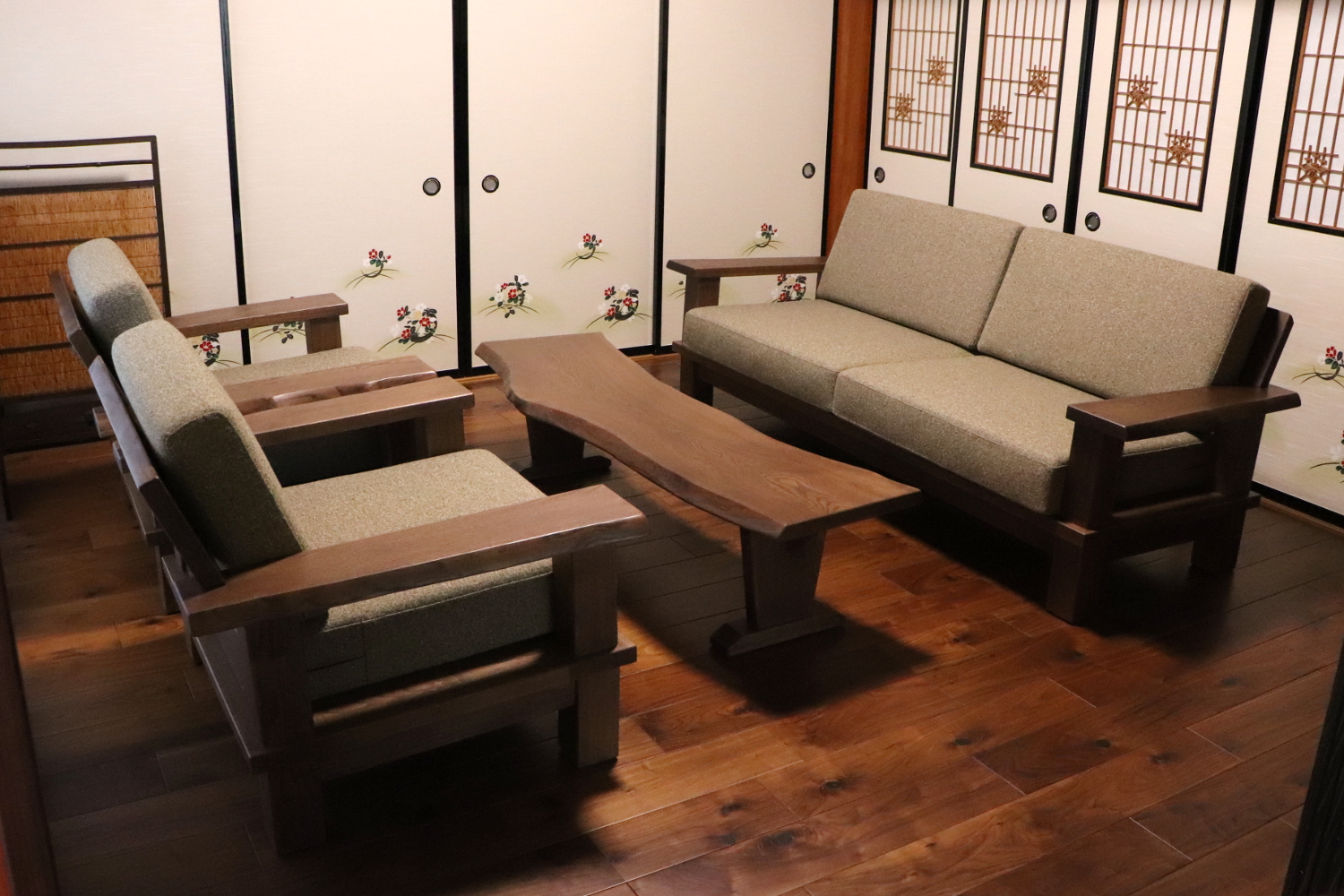 耳付きタモ材の応接ソファセット（足柄郡・O様邸）