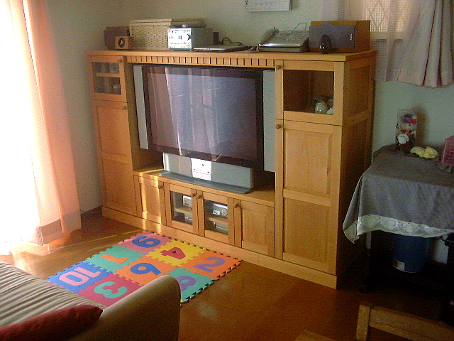 カントリー調のキャビネットテレビ台（横浜市・I様邸） - 神奈川の家具