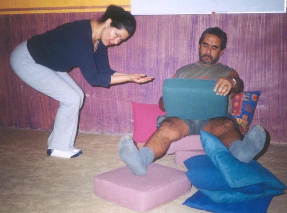 Extreme Rolplaying to reveal personal tendency for daily masks.