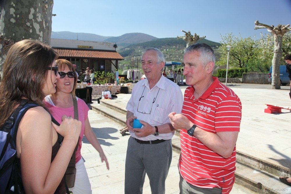 Monsieur le maire est heureux! L'ambiance est belle