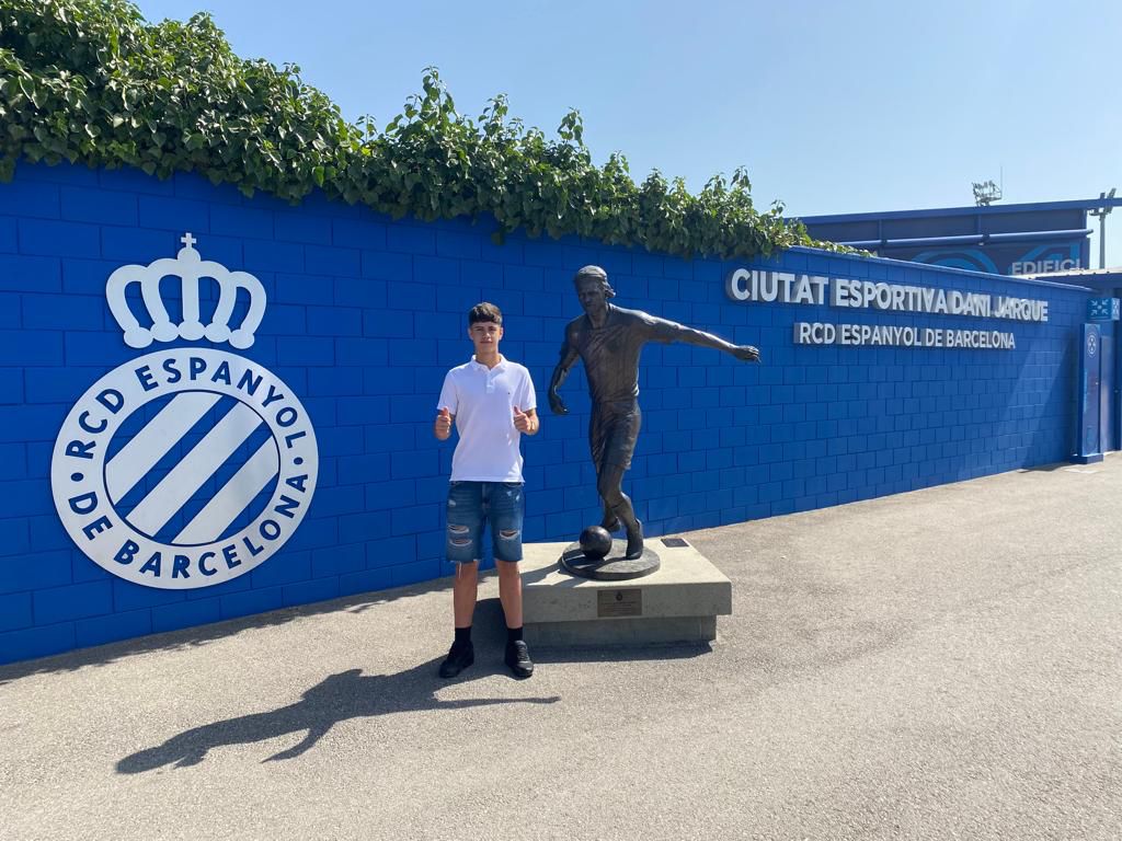 Nuestro jugador Isaac Fernández se incorpora a la disciplina del RCD Espanyol