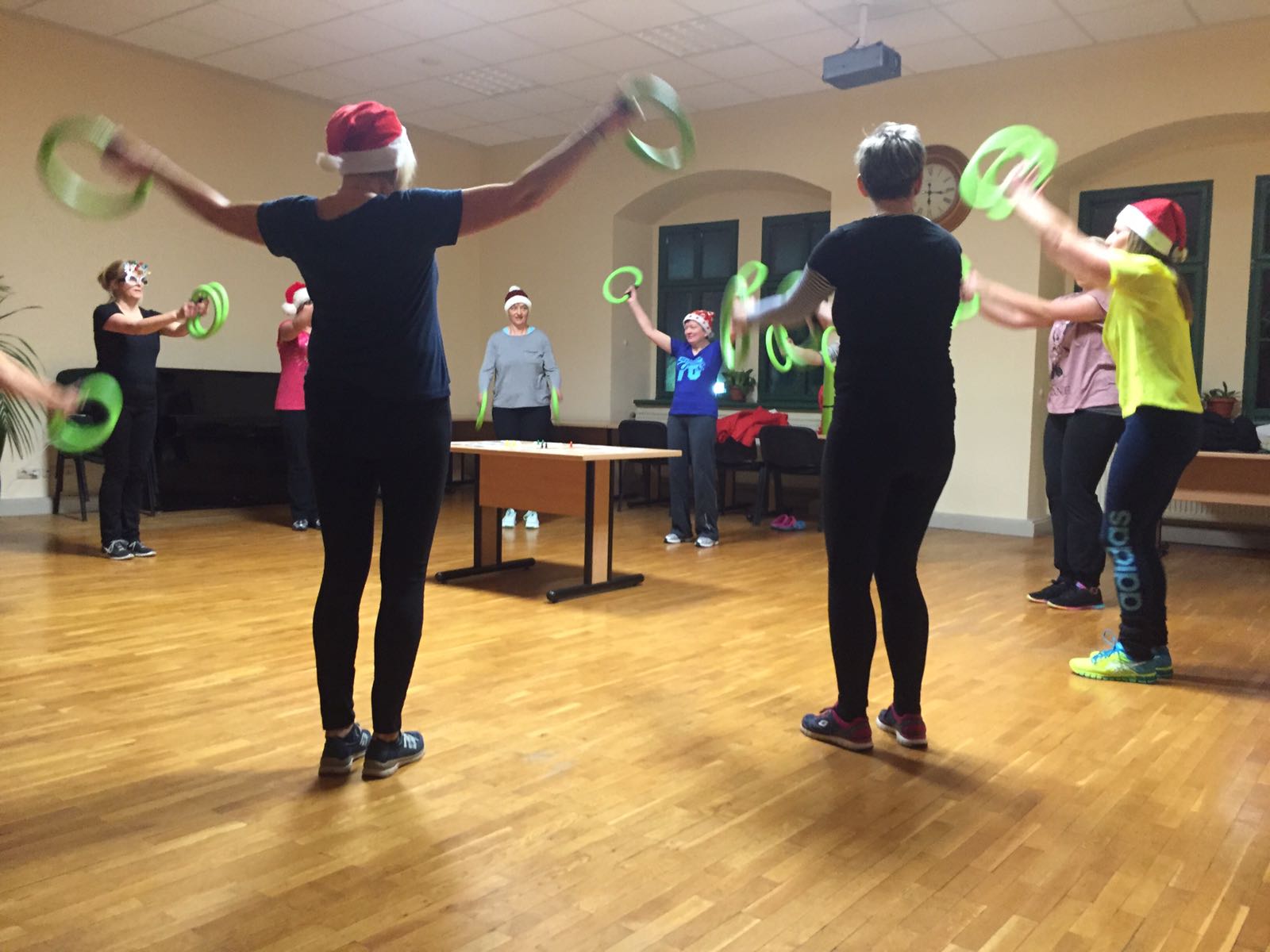 smoveyFITNESS mit Weihnachtlicher Musik