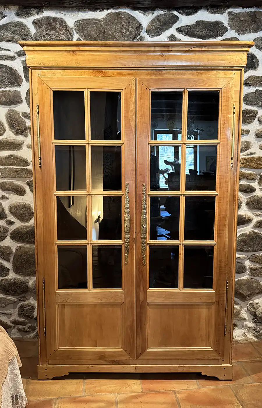 Renovation armoire ancienne, vernis par entreprise Scarpati Nice