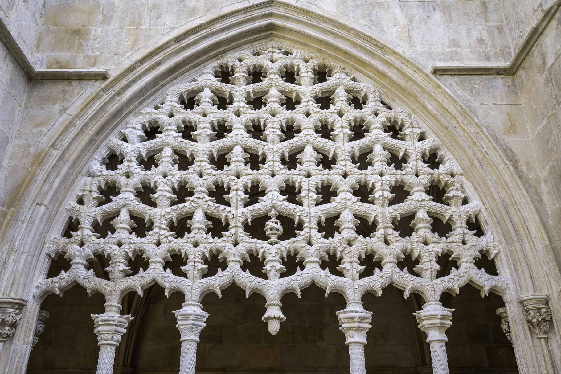 Bild: Königlicher Kreuzgang D. João I. in der Mosteiro de Santa Maria da Vitória in Bathalha 