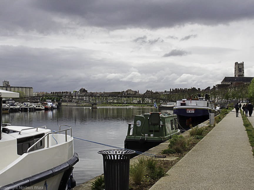 Bild: Promenade an der Yonne in Auxerre