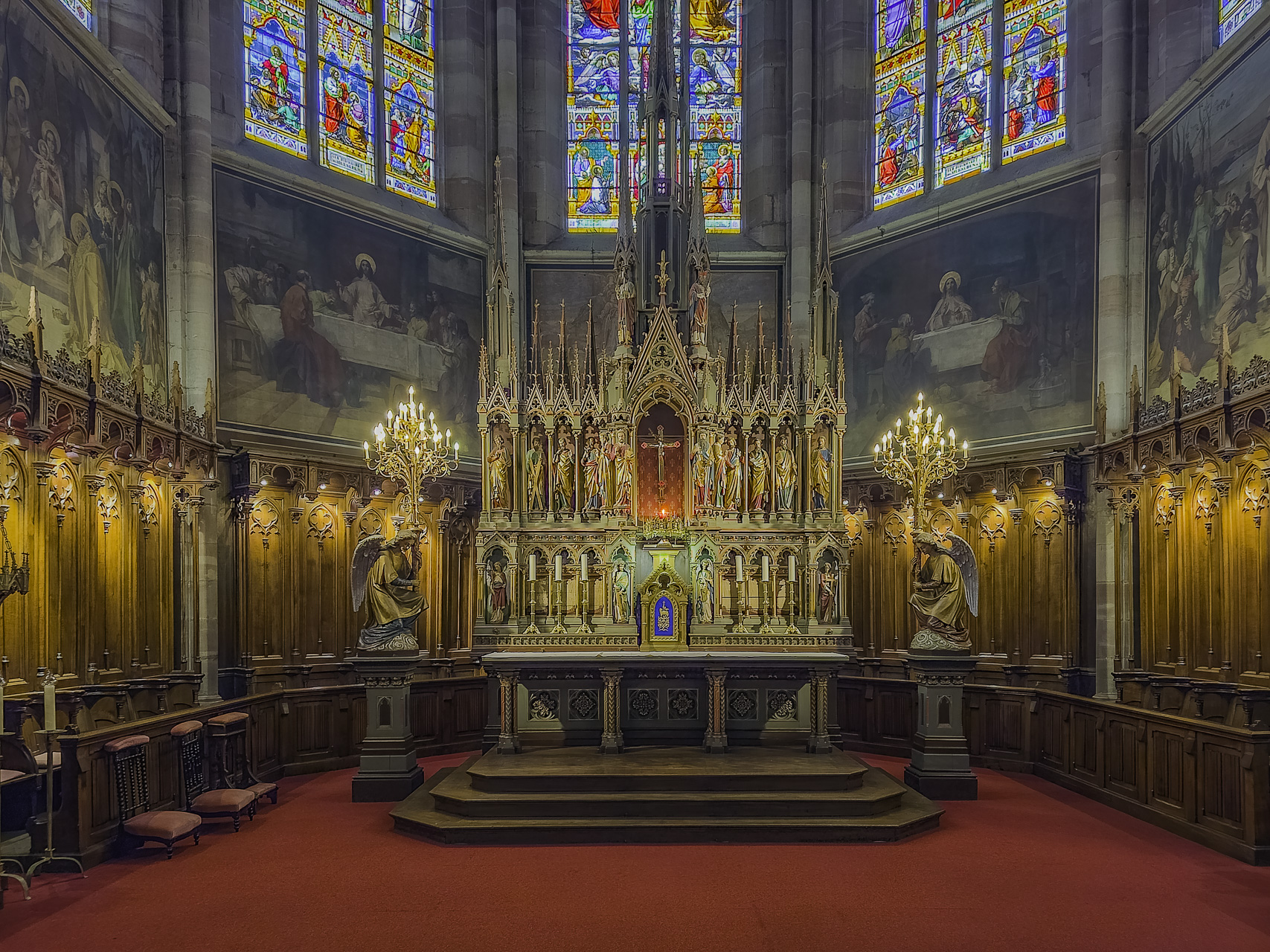 Hauptaltar der Église Saints-Pierre et Paul in Obernai