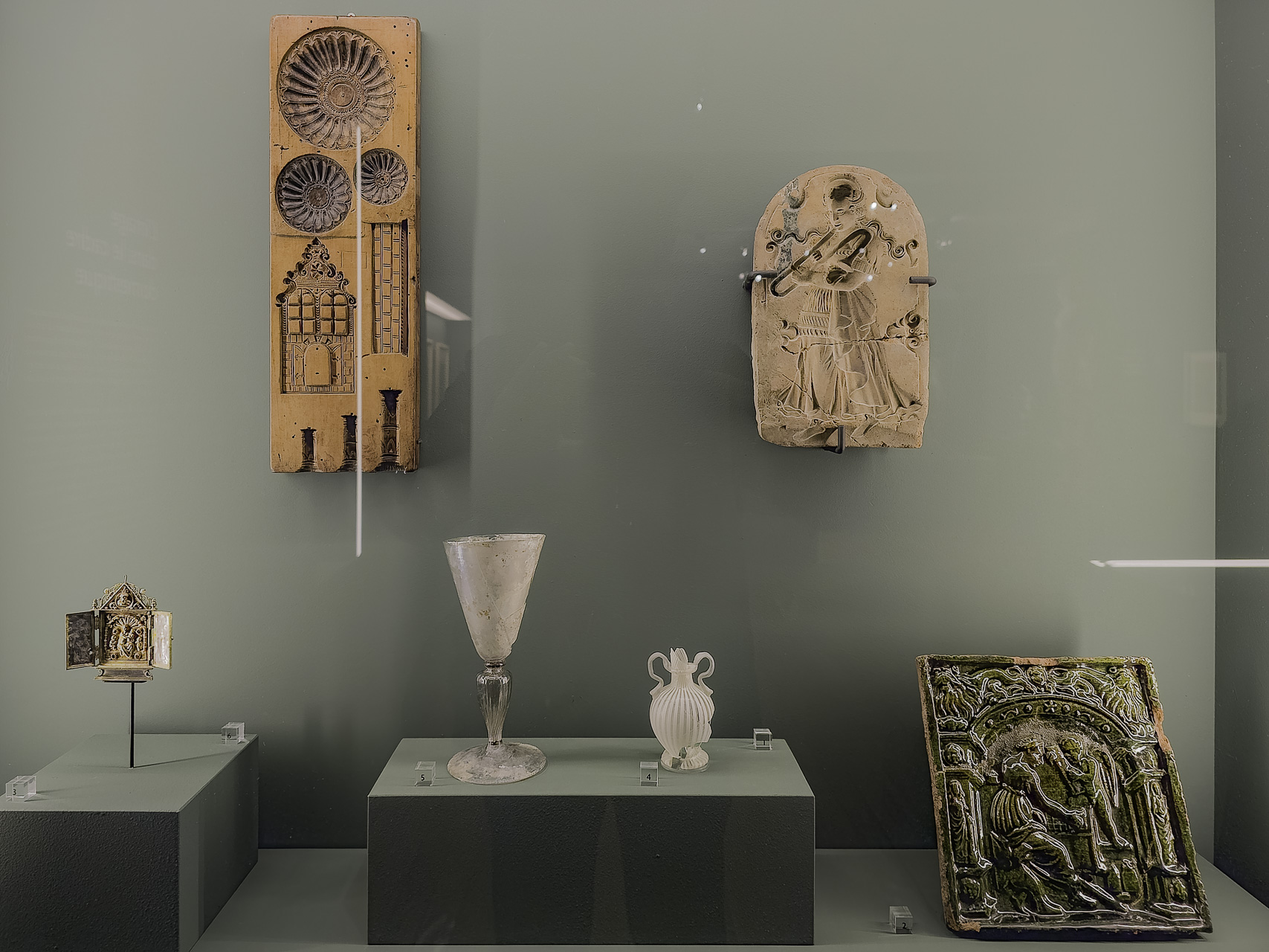 Bild: Div. Utensilien im Musée de l'Œuvre Notre-Dame in Strasbourg