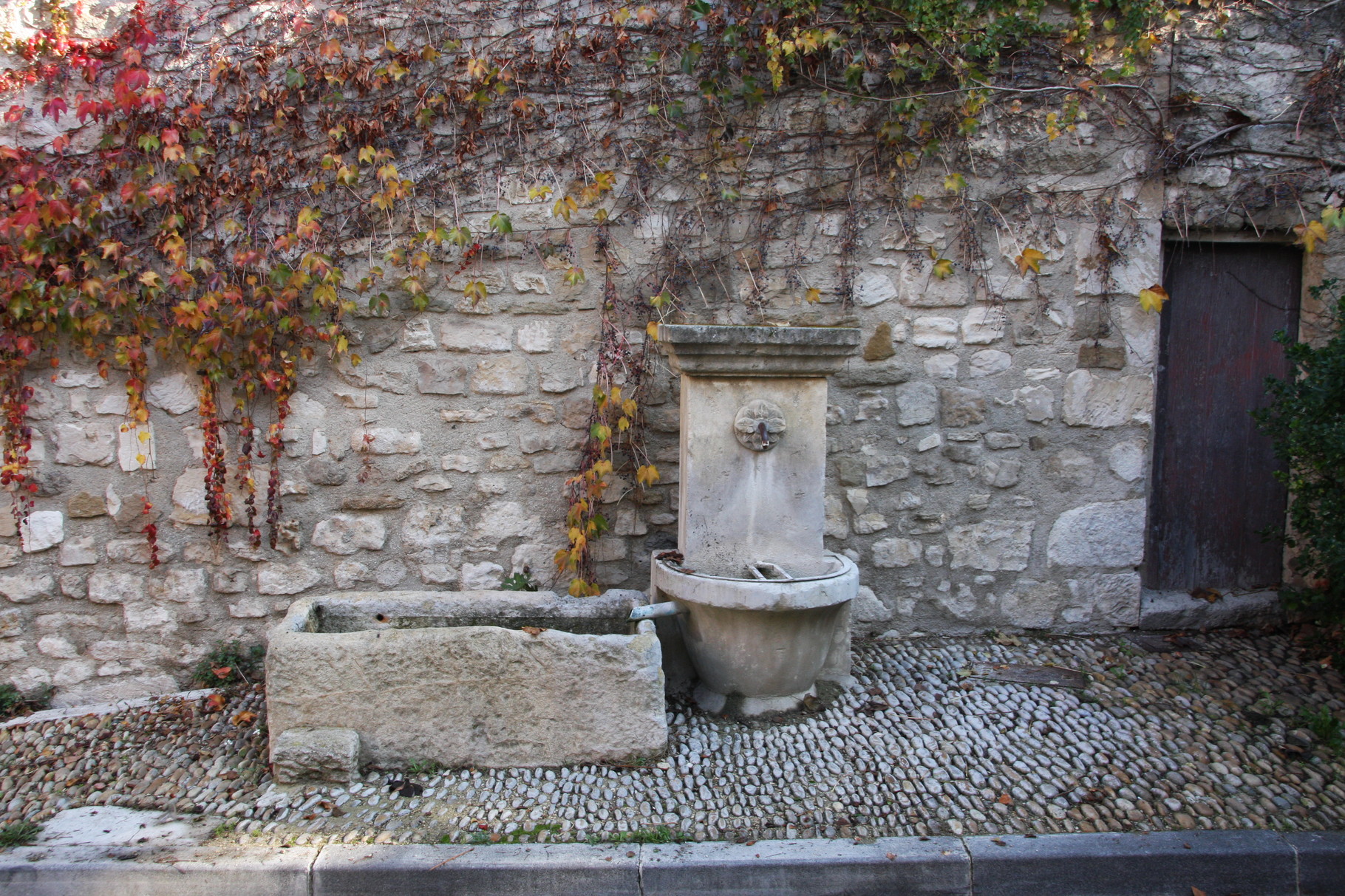 Bild: Fontaine in Pernes les Fontaines