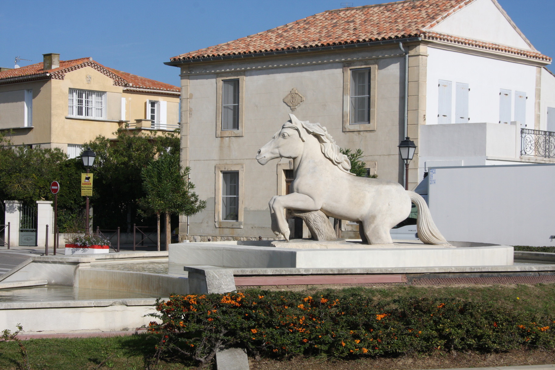 Bild: Denkmal für die Pferde der Camargue in Saintes-Maries-de-la-Mer