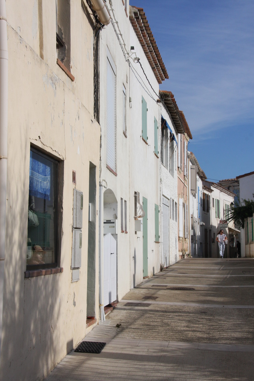 Bild: Straße in Saintes-Maries-de-la-Mer