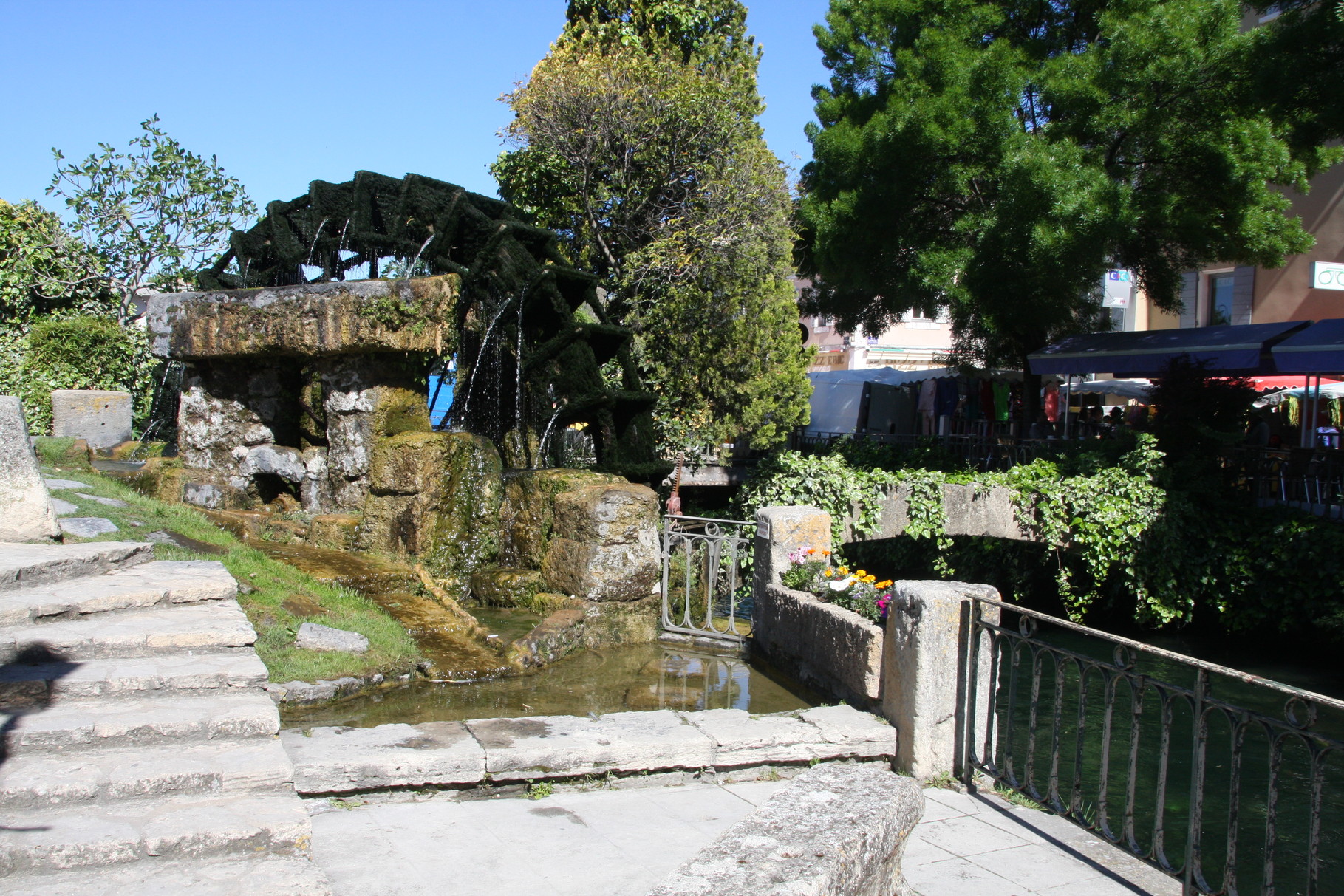 Bild: Wasserrad L´Isle-sur-la-Sorgue