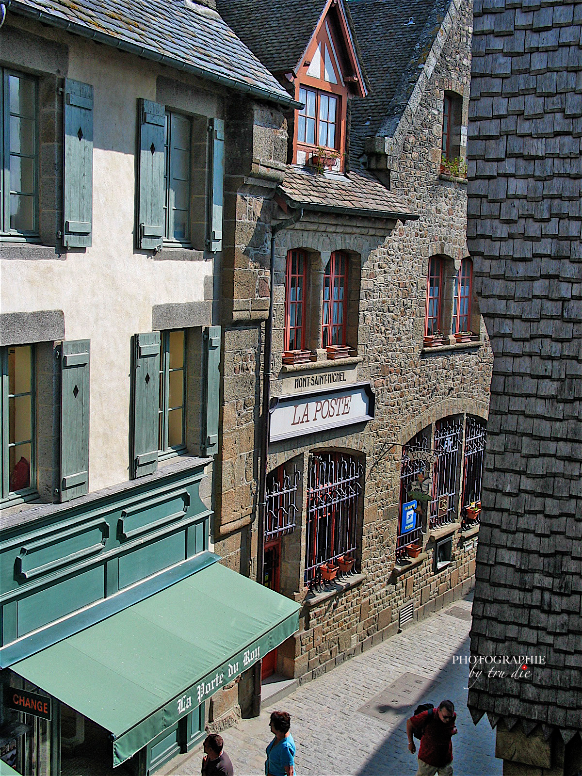 Bild: in den Straßen von Mont-Saint-Michel