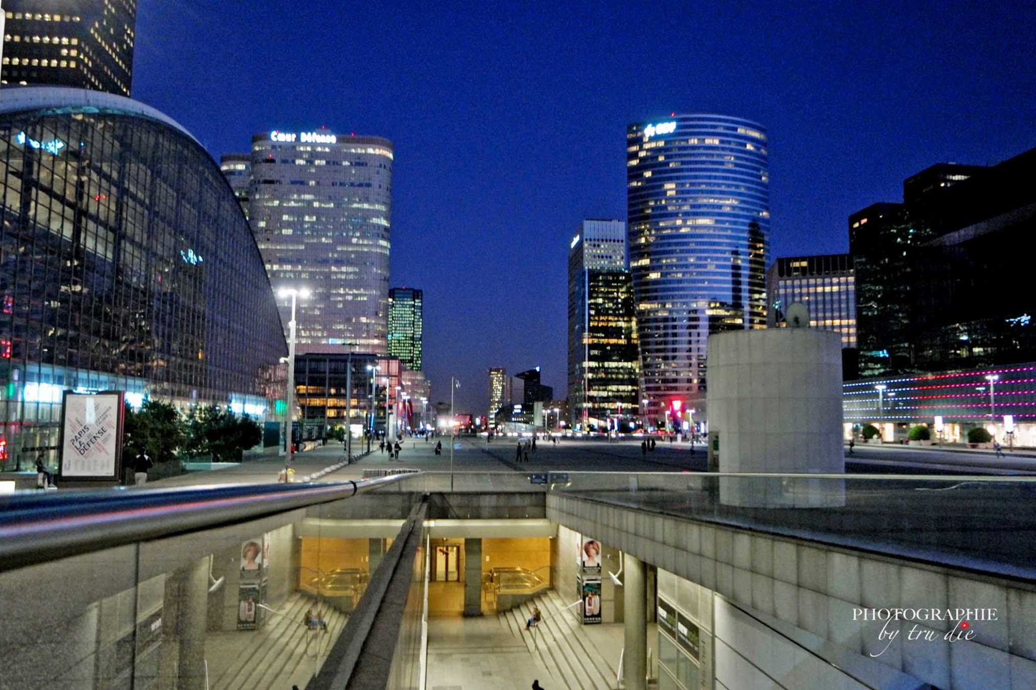 Bild: Stadtteil La Defense in Paris 