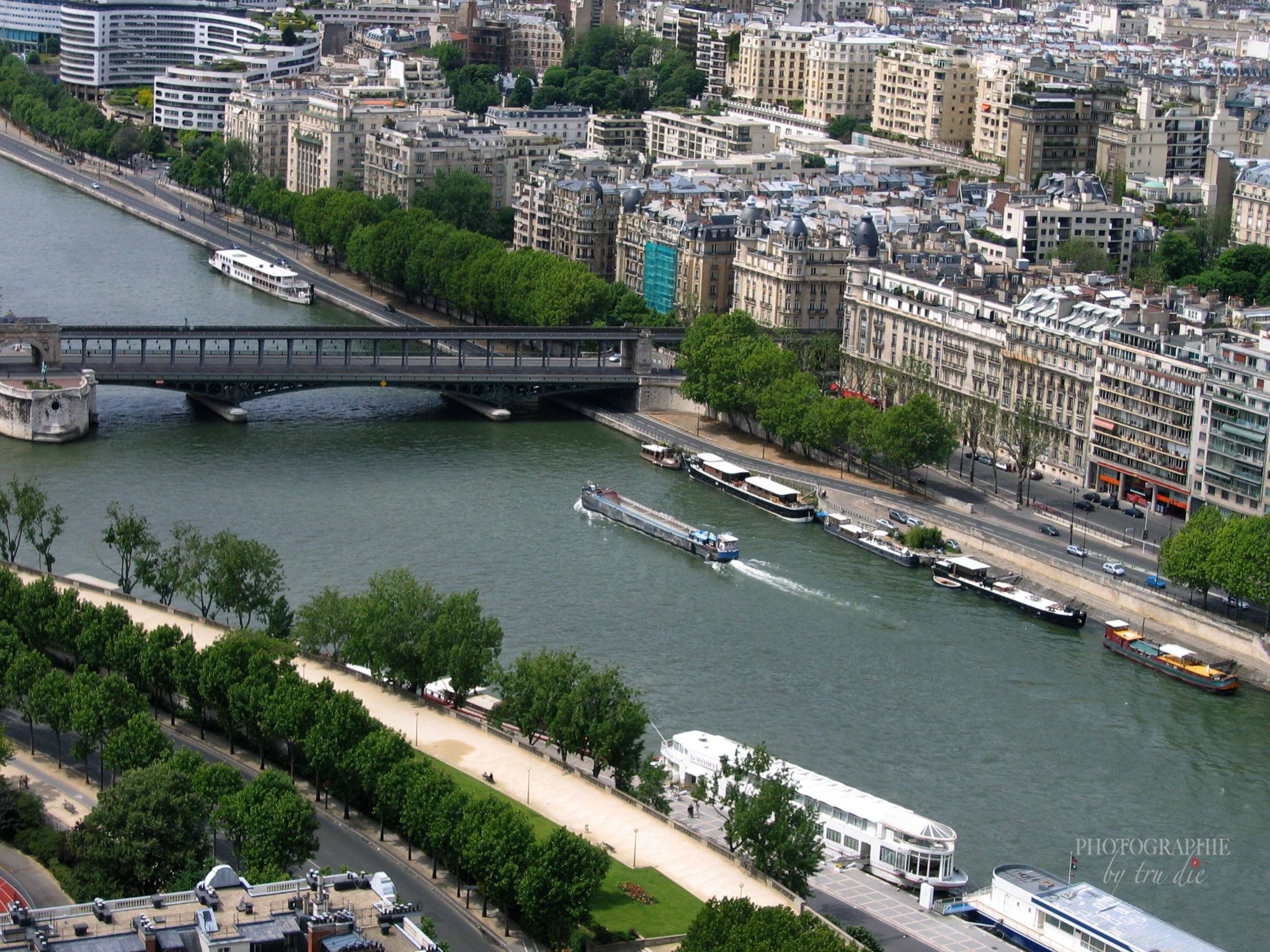 Bild: Ausblick vom Eiffelturm Paris 