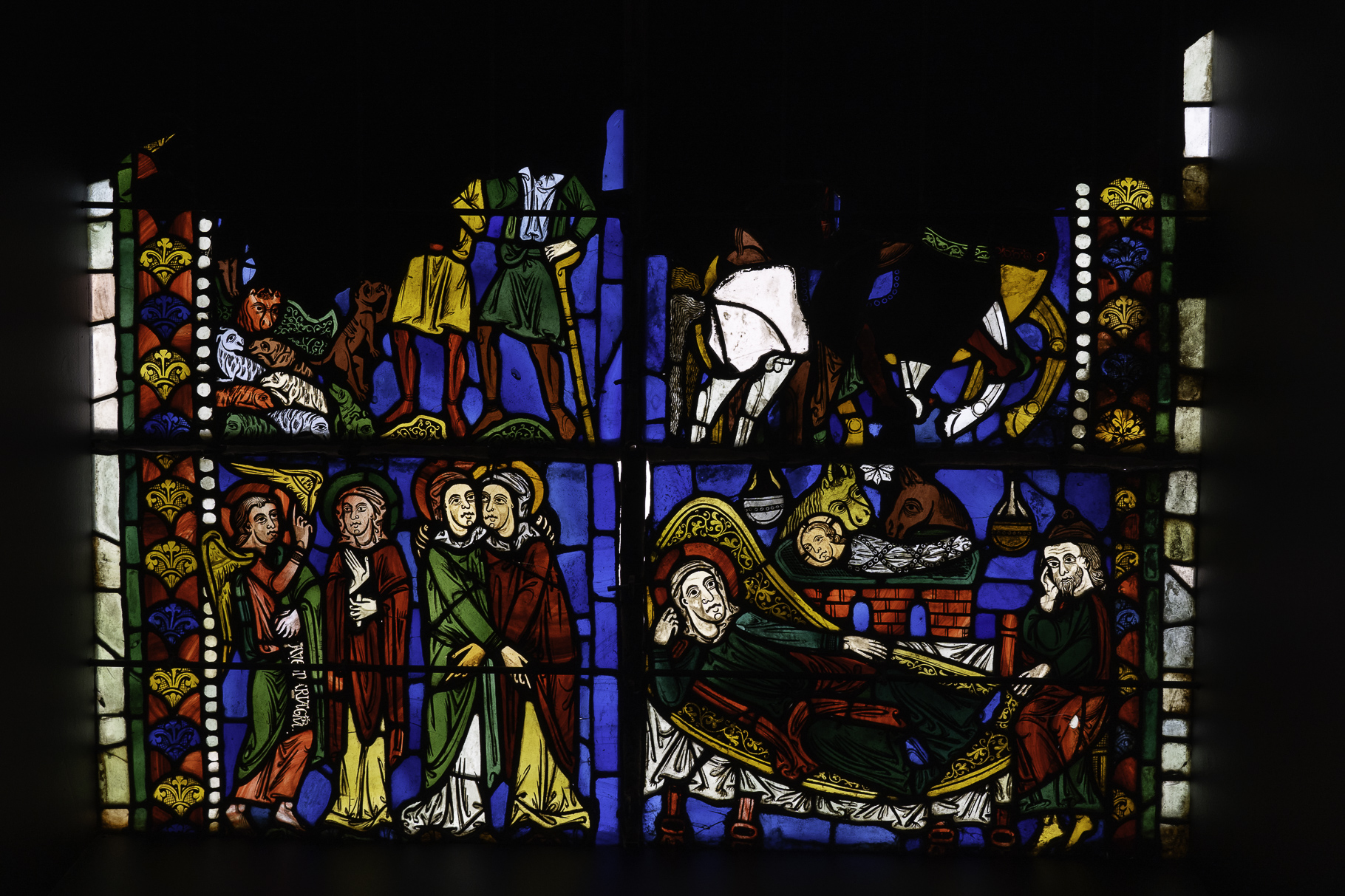 Bild: alte Kirchenfenster im Museum der Catedral Santa Maria de Girona 