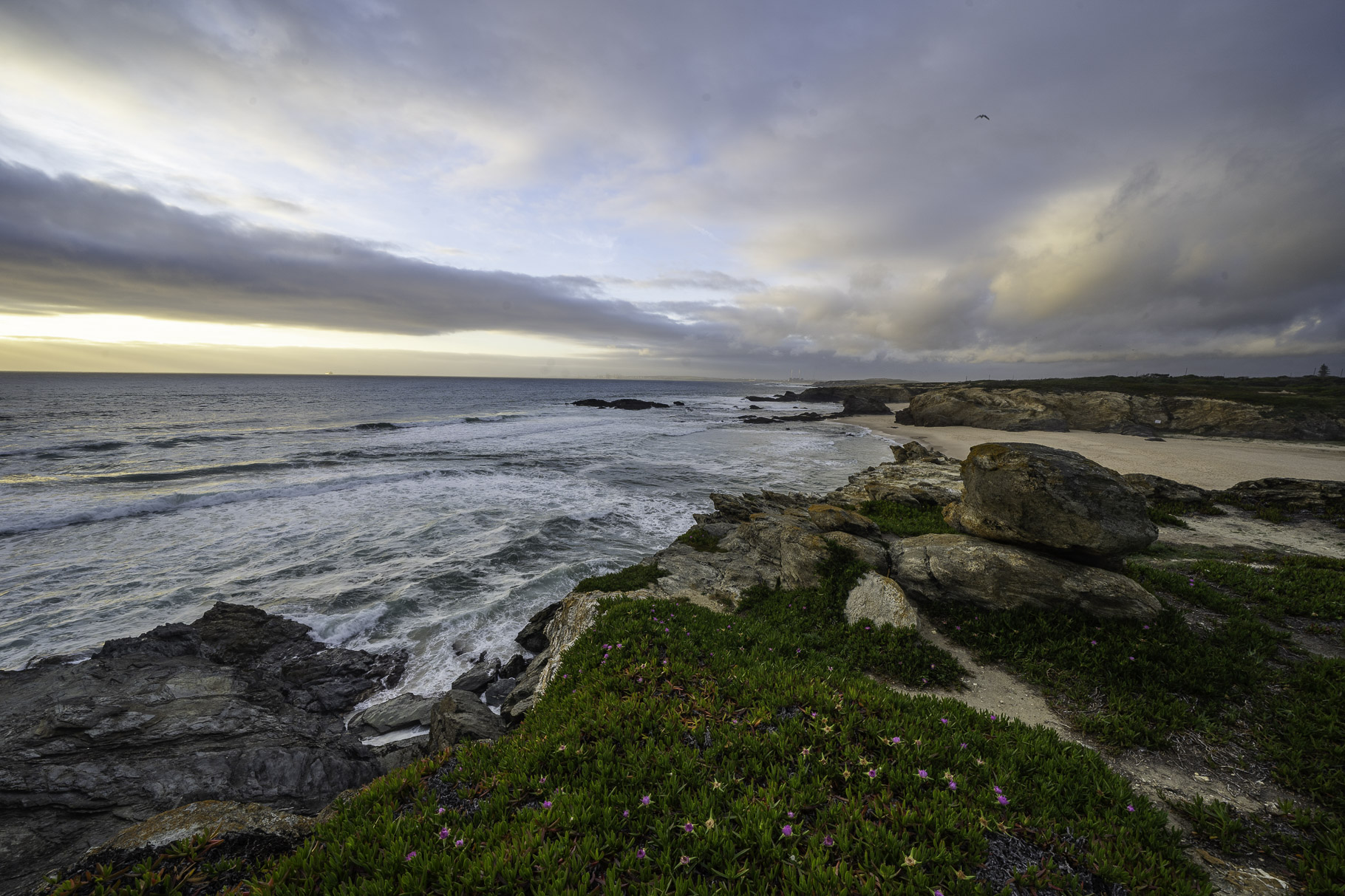 Bild: Blick auf die Strände von Porto Covo in Portugal 