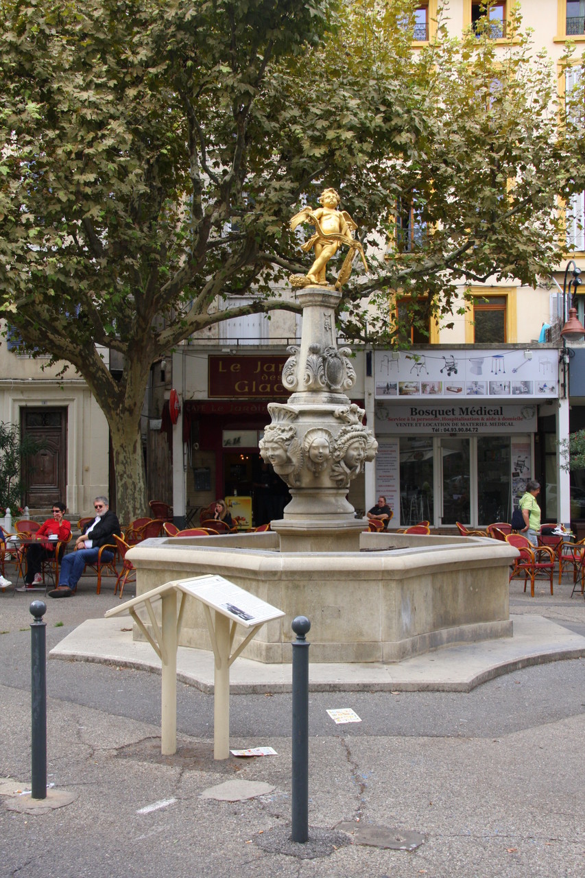 Bild: Fontaine in Carpentras