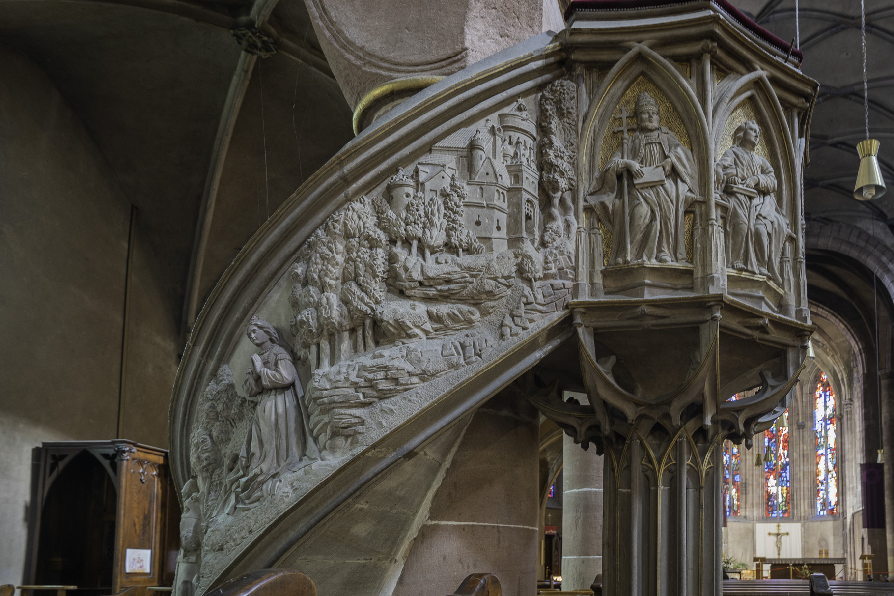 Bild: Treppenaufgang zur Kanzel in der Église Saint-Georges
