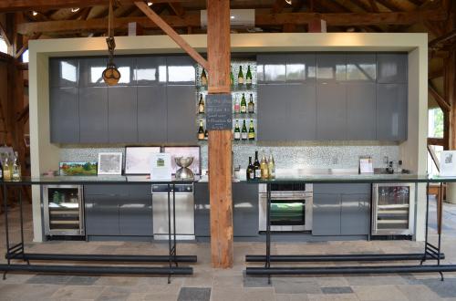 On the Saints and Sinners Trail. The Tasting Room at Beaver Valley Orchard and Cidery. Photo courtesy Grey County Tourism