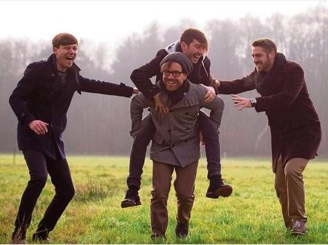  Guter Dinge sind die vier Jungs von Inhuman (von links) Sebastian Wodtcke, Christoph Pohl (vorne), Jonas Fisch und Timo Kraus. Sie setzen auf die Unterstützung ihrer Fans, um 2015 ihr neues Album herausbringen zu können.