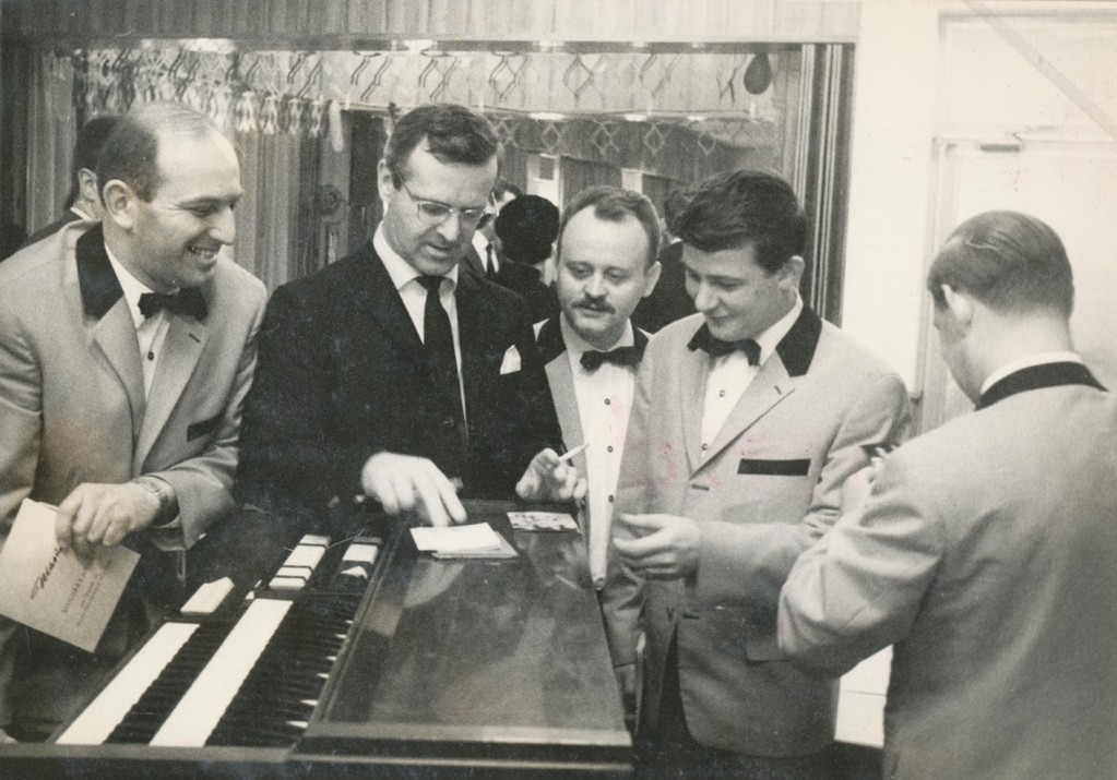 Maxim "Großes Colleg" 1965: Hazy Osterwald und die Trainboys