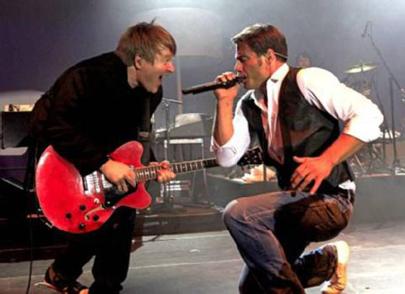 Oliver Rüger "live on stage" mit Sasha (Bild: Wonge Bergmann)