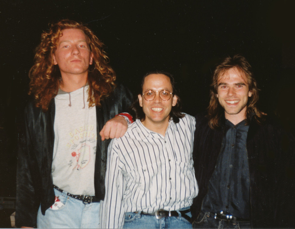 Backstage bei Toto 1990 in Frankfurt: Mitte: Jeff Porcaro, rechts: Torsten Dechert